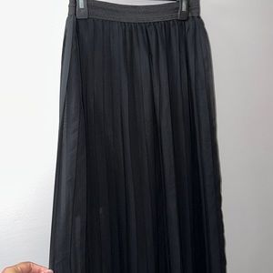 Pleated skirt